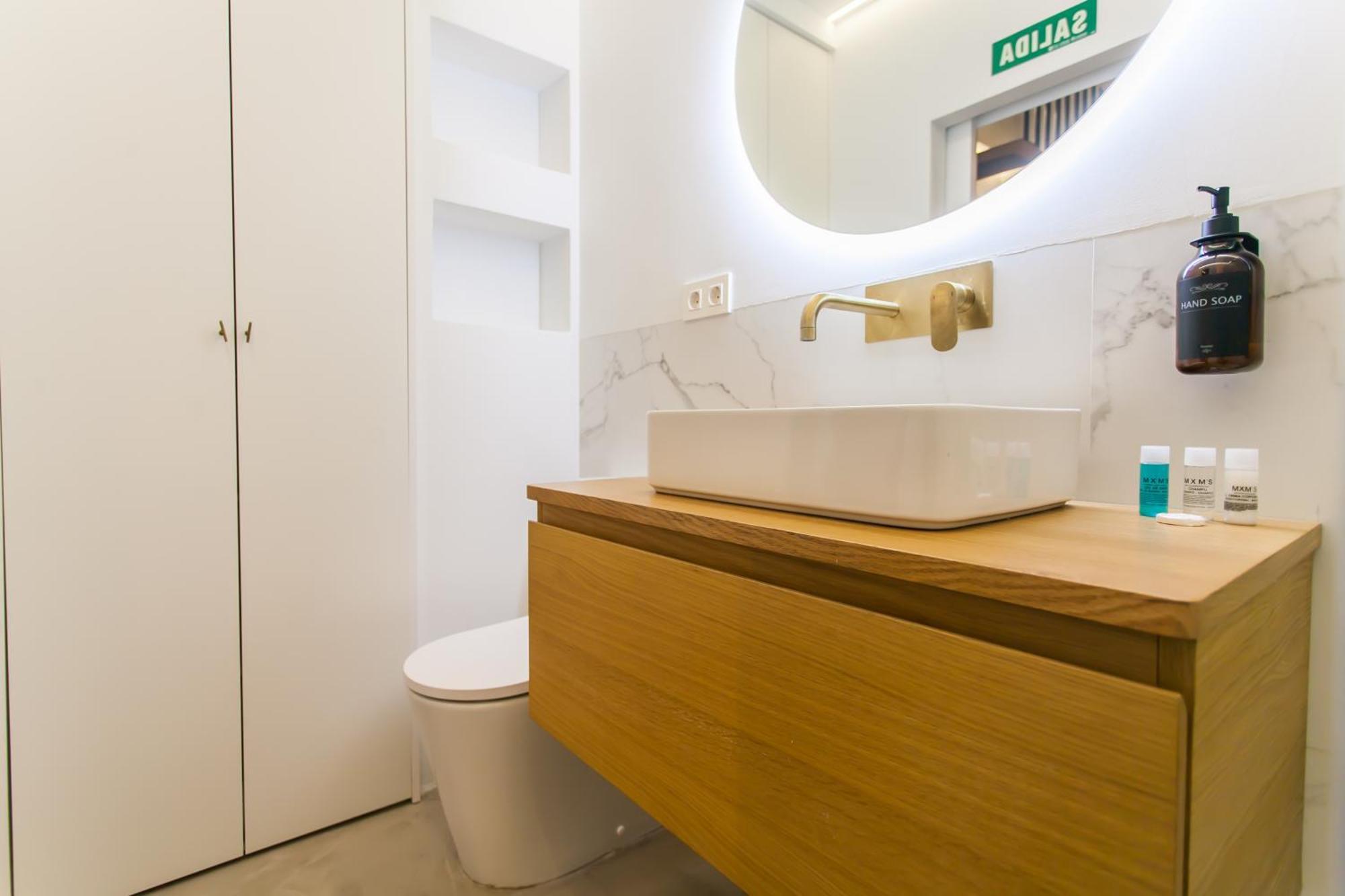 Guernica Luxury Duplex - Location, Light, And Art Apartment Мадрид Екстериор снимка